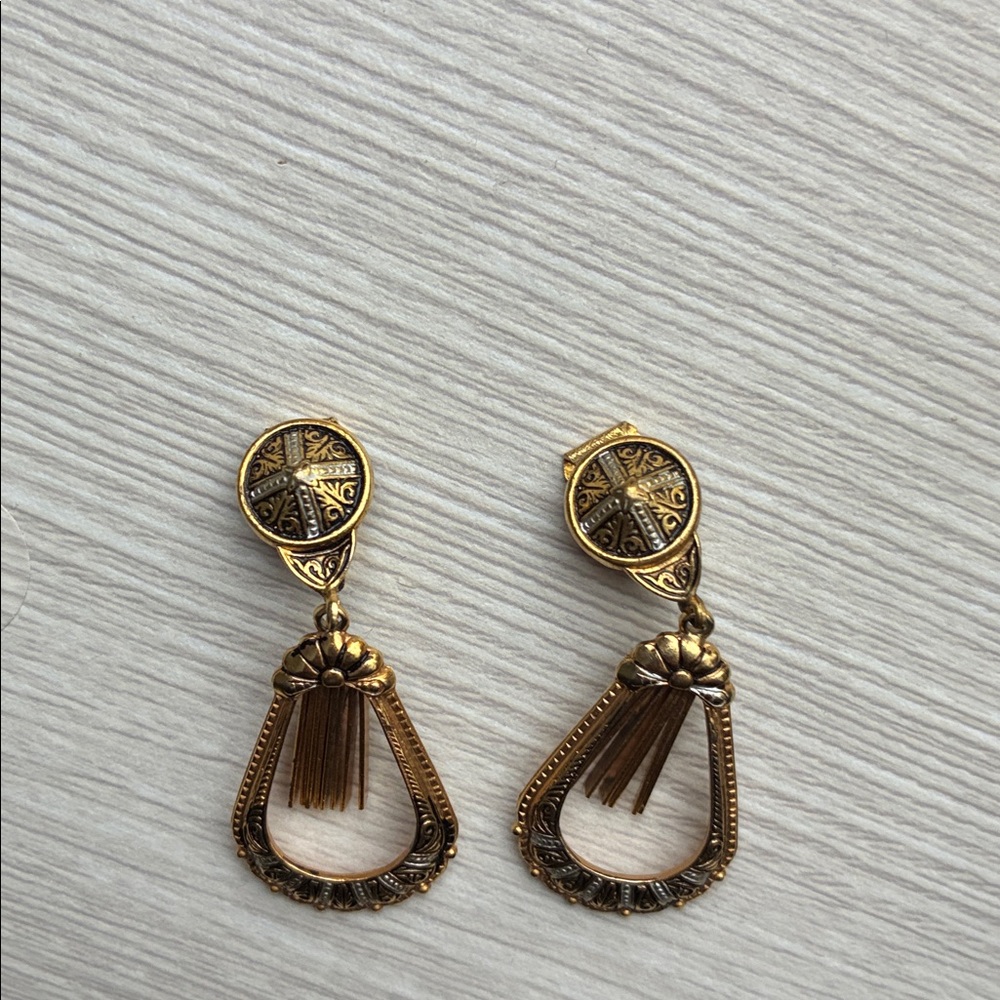 Elegant Gold Drop Earrings